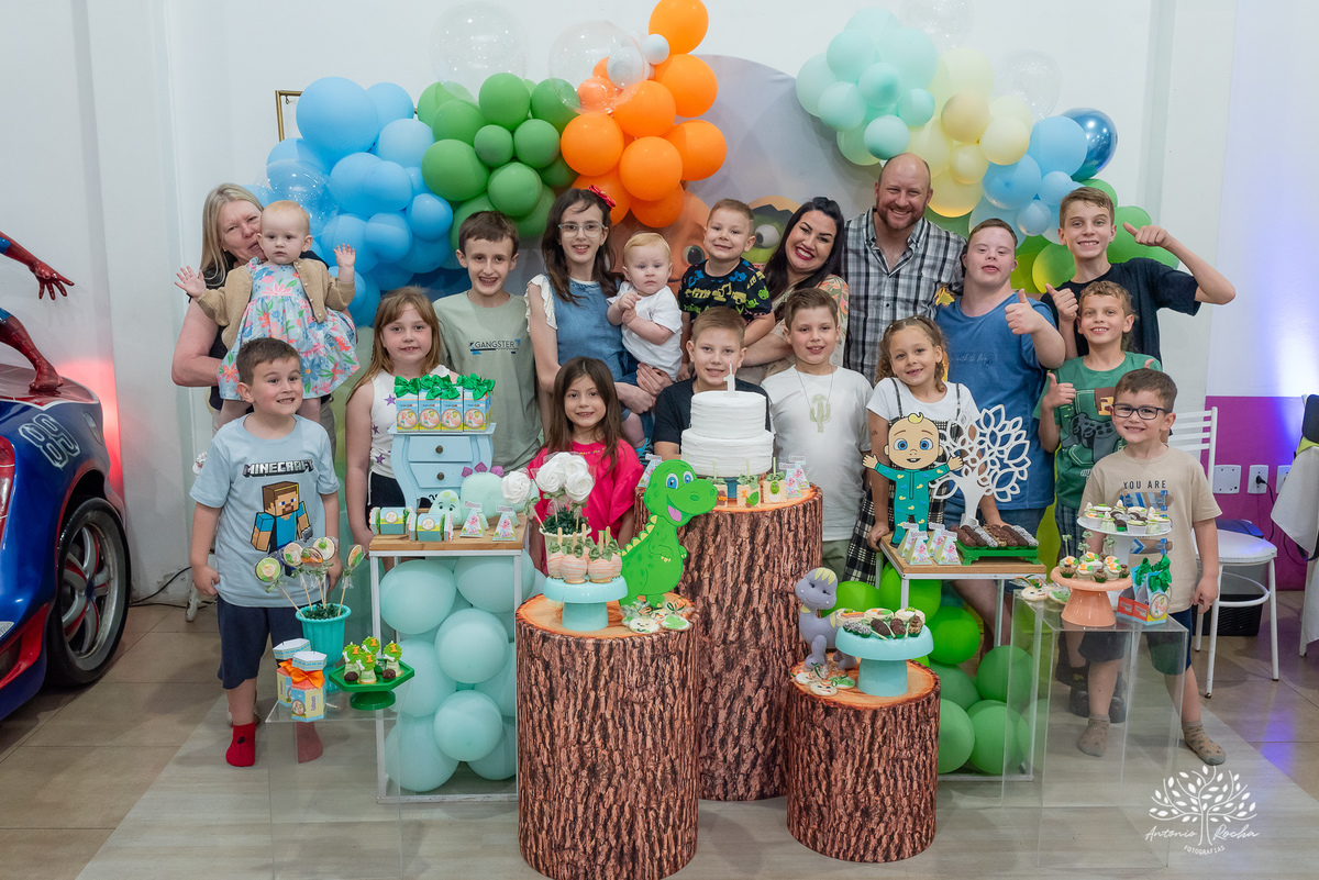 primeiro aninho - festa infantil - fotografia de aniversário - memórias da infância - registro fotográfico - celebração em família - fotografia profissional - fotografia de crianças - sorriso infantil - fotografias inesquecíveis – Pelotas – Antonio Rocha 