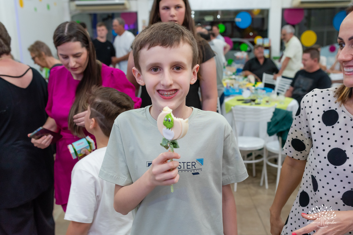 primeiro aninho - festa infantil - fotografia de aniversário - memórias da infância - registro fotográfico - celebração em família - fotografia profissional - fotografia de crianças - sorriso infantil - fotografias inesquecíveis – Pelotas – Antonio Rocha 