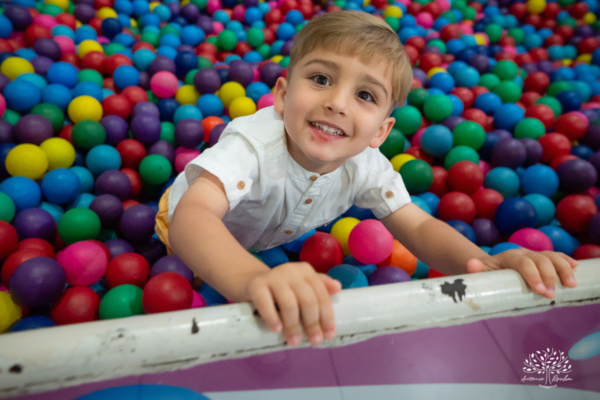 aniversário infantil - festa de 5 anos - Matteo - fotografia de aniversário - fotógrafo profissional - tema carros - - momentos em família - playground - Chuva de Neve - animador Roxito - Antonio Rocha Fotografias – Pelotas – Cliff Kids
