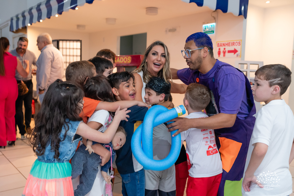 aniversário infantil - festa de 5 anos - Matteo - fotografia de aniversário - fotógrafo profissional - tema carros - - momentos em família - playground - Chuva de Neve - animador Roxito - Antonio Rocha Fotografias – Pelotas – Cliff Kids