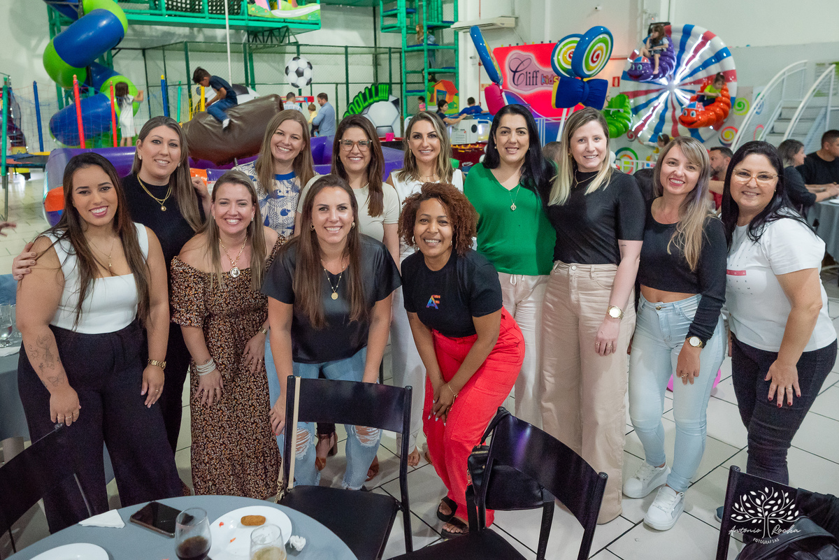 aniversário infantil - festa de 5 anos - Matteo - fotografia de aniversário - fotógrafo profissional - tema carros - - momentos em família - playground - Chuva de Neve - animador Roxito - Antonio Rocha Fotografias – Pelotas – Cliff Kids