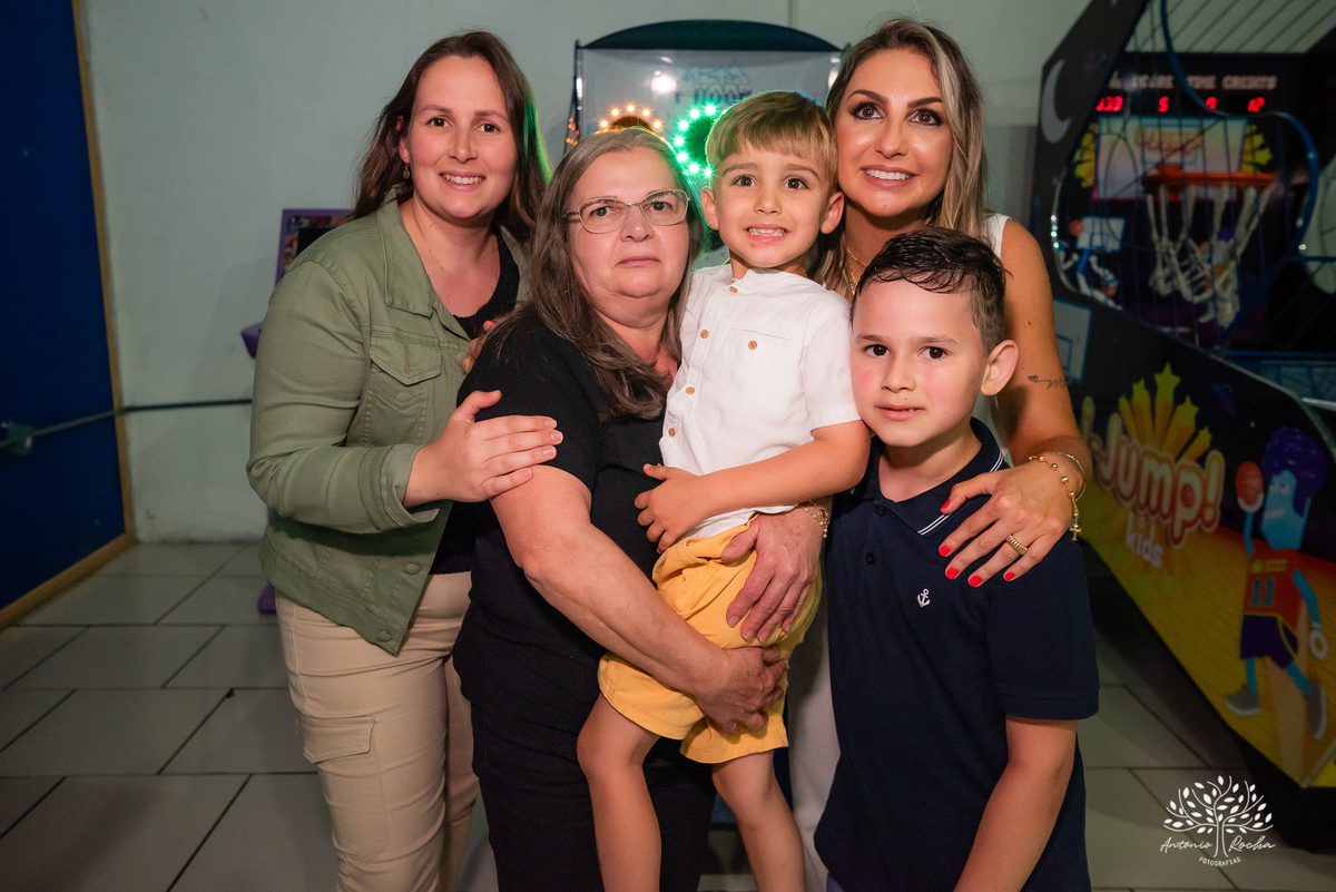 aniversário infantil - festa de 5 anos - Matteo - fotografia de aniversário - fotógrafo profissional - tema carros - - momentos em família - playground - Chuva de Neve - animador Roxito - Antonio Rocha Fotografias – Pelotas – Cliff Kids