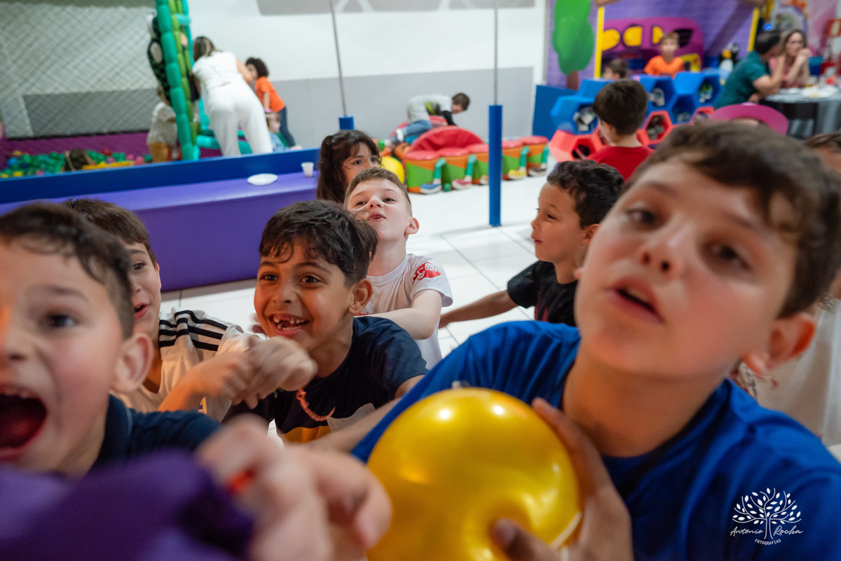 aniversário infantil - festa de 5 anos - Matteo - fotografia de aniversário - fotógrafo profissional - tema carros - - momentos em família - playground - Chuva de Neve - animador Roxito - Antonio Rocha Fotografias – Pelotas – Cliff Kids