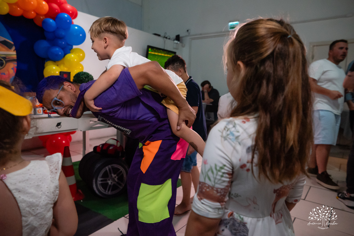 aniversário infantil - festa de 5 anos - Matteo - fotografia de aniversário - fotógrafo profissional - tema carros - - momentos em família - playground - Chuva de Neve - animador Roxito - Antonio Rocha Fotografias – Pelotas – Cliff Kids