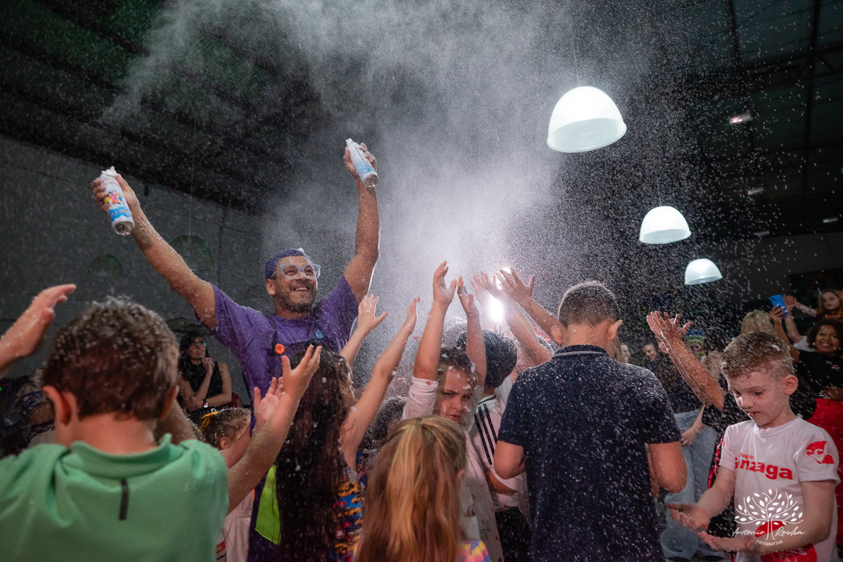 aniversário infantil - festa de 5 anos - Matteo - fotografia de aniversário - fotógrafo profissional - tema carros - - momentos em família - playground - Chuva de Neve - animador Roxito - Antonio Rocha Fotografias – Pelotas – Cliff Kids