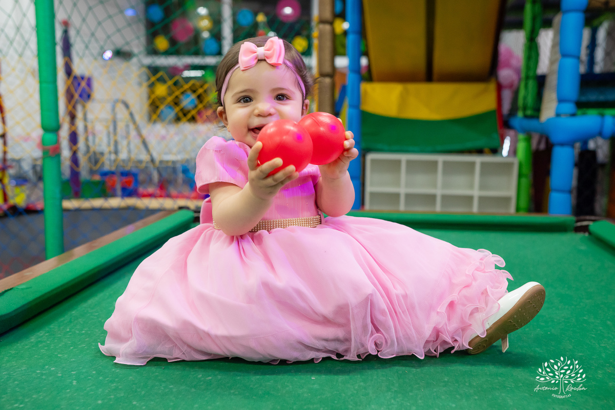primeiro aninho - fotografia de aniversário infantil - registros de família - decoração de festa infantil - playground na festa - interação com convidados - confiança no fotógrafo - memórias afetivas - Antonio Rocha Fotografias – Pelotas – Loly Pop