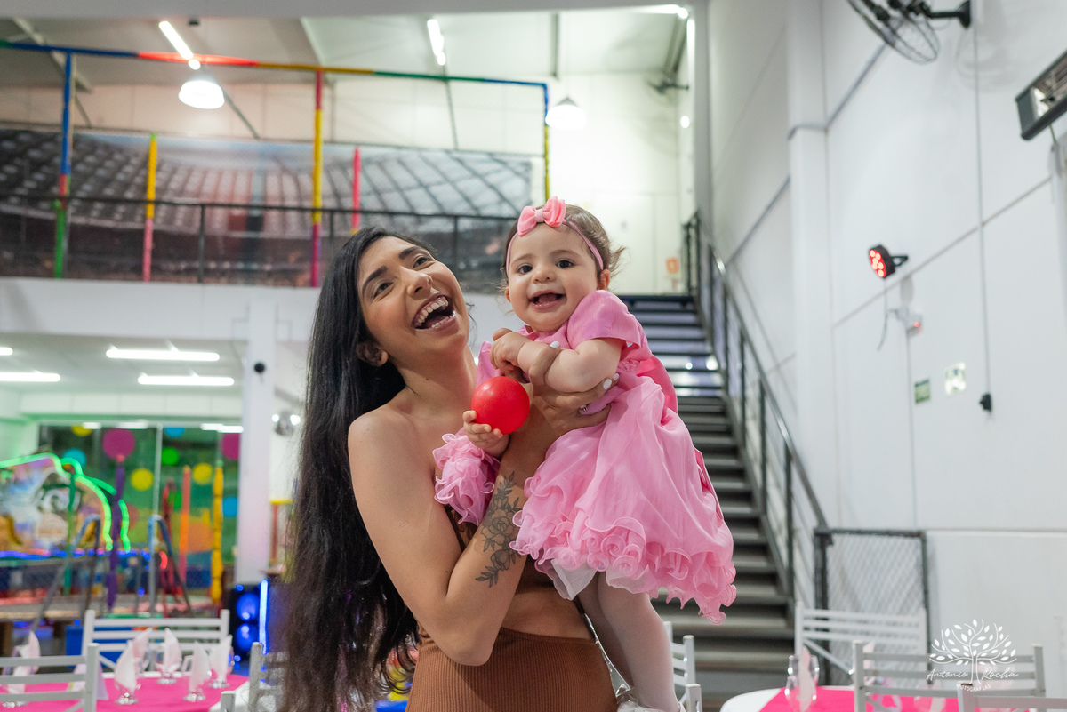 primeiro aninho - fotografia de aniversário infantil - registros de família - decoração de festa infantil - playground na festa - interação com convidados - confiança no fotógrafo - memórias afetivas - Antonio Rocha Fotografias – Pelotas – Loly Pop