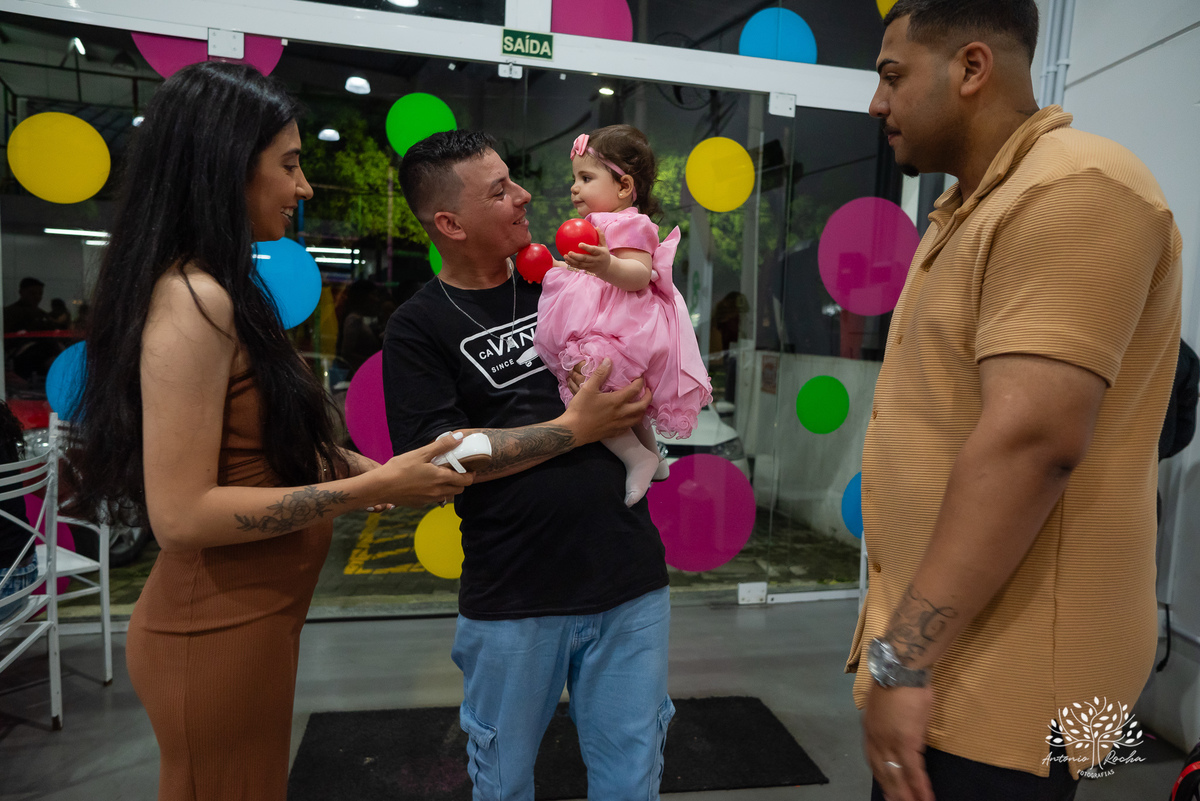 primeiro aninho - fotografia de aniversário infantil - registros de família - decoração de festa infantil - playground na festa - interação com convidados - confiança no fotógrafo - memórias afetivas - Antonio Rocha Fotografias – Pelotas – Loly Pop