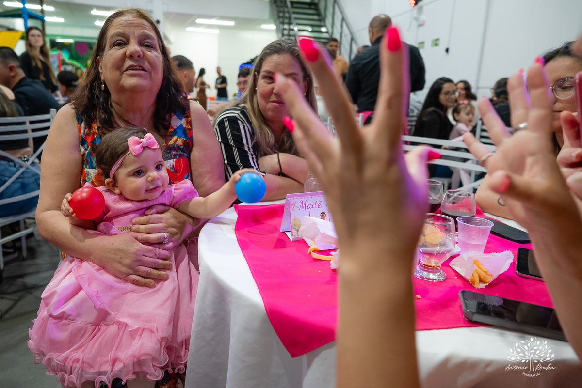 primeiro aninho - fotografia de aniversário infantil - registros de família - decoração de festa infantil - playground na festa - interação com convidados - confiança no fotógrafo - memórias afetivas - Antonio Rocha Fotografias – Pelotas – Loly Pop