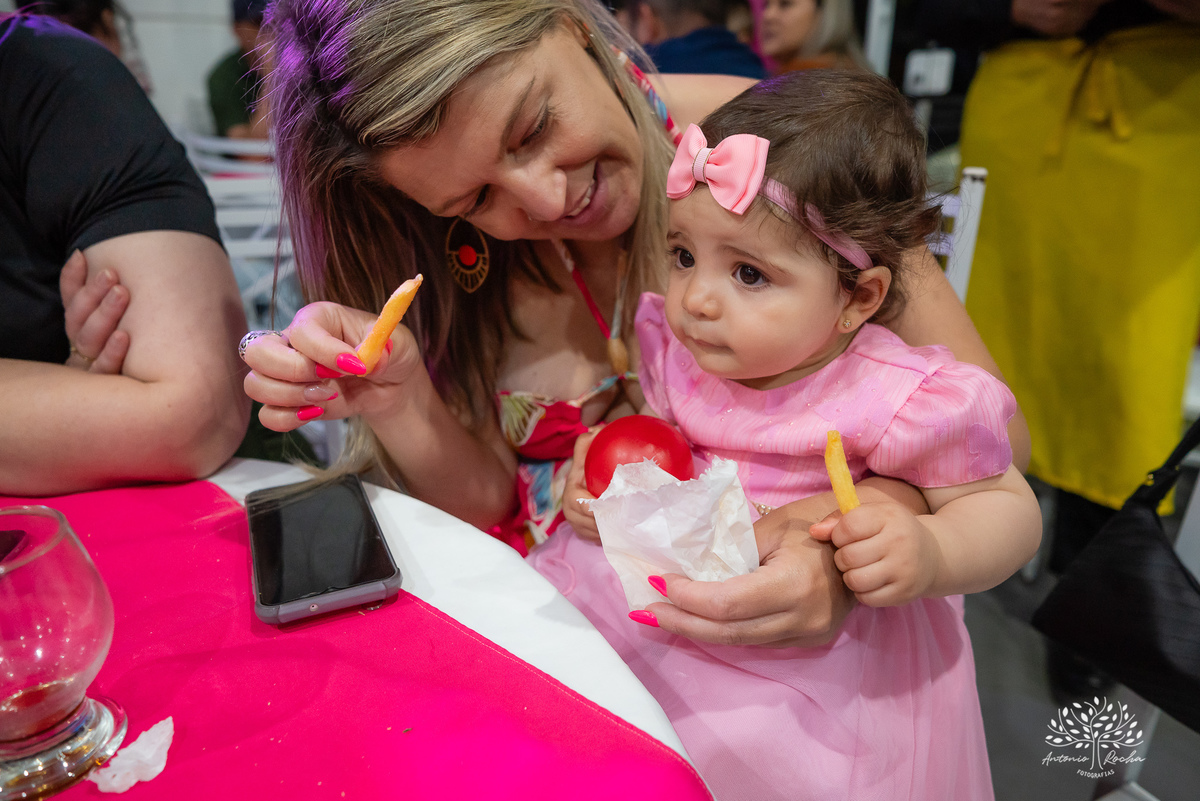 primeiro aninho - fotografia de aniversário infantil - registros de família - decoração de festa infantil - playground na festa - interação com convidados - confiança no fotógrafo - memórias afetivas - Antonio Rocha Fotografias – Pelotas – Loly Pop