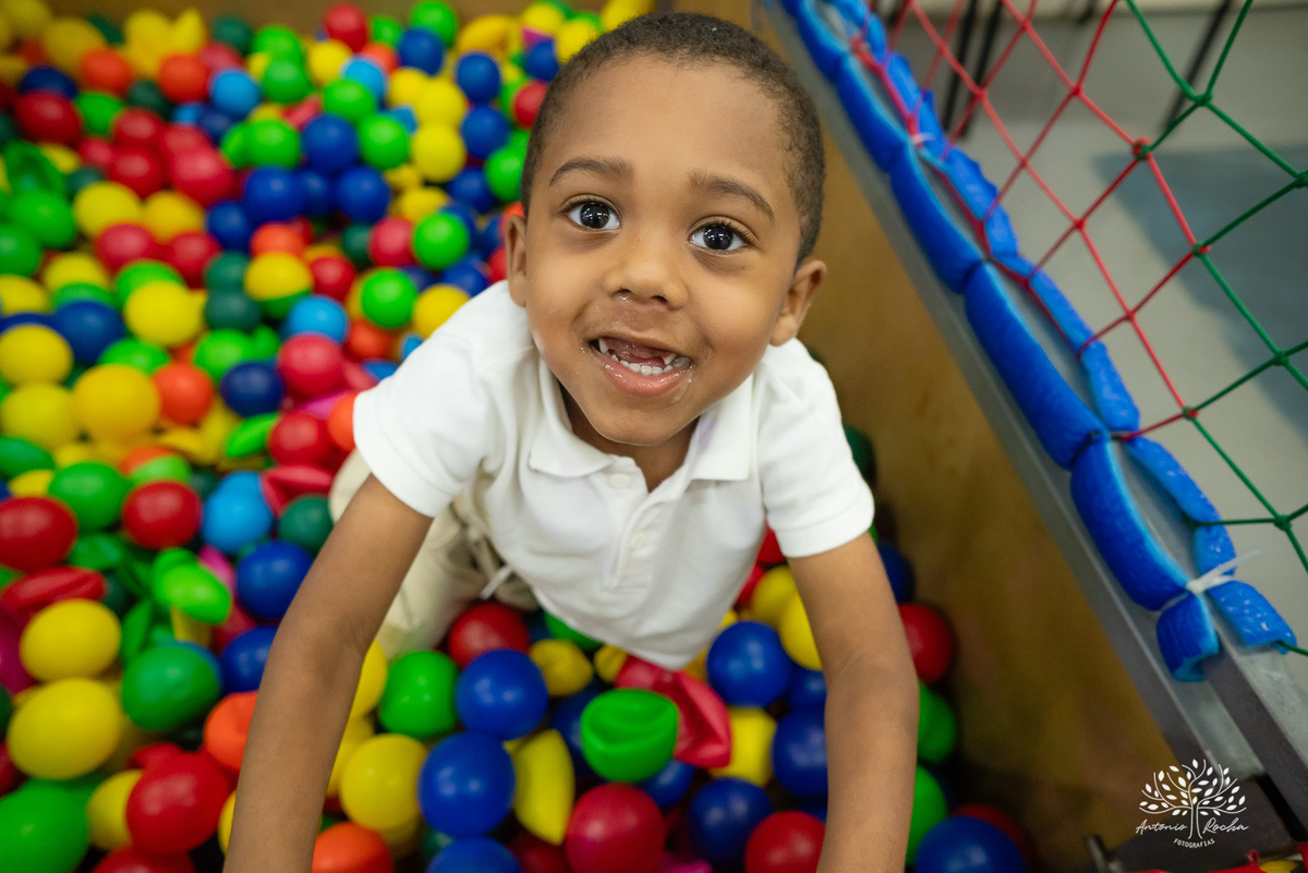 primeiro aninho - fotografia de aniversário infantil - registros de família - decoração de festa infantil - playground na festa - interação com convidados - confiança no fotógrafo - memórias afetivas - Antonio Rocha Fotografias – Pelotas – Loly Pop