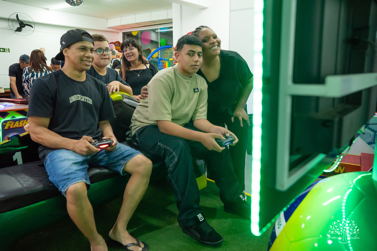 primeiro aninho - fotografia de aniversário infantil - registros de família - decoração de festa infantil - playground na festa - interação com convidados - confiança no fotógrafo - memórias afetivas - Antonio Rocha Fotografias – Pelotas – Loly Pop