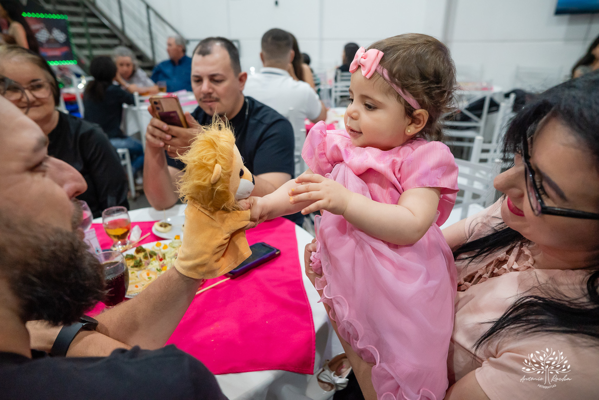 primeiro aninho - fotografia de aniversário infantil - registros de família - decoração de festa infantil - playground na festa - interação com convidados - confiança no fotógrafo - memórias afetivas - Antonio Rocha Fotografias – Pelotas – Loly Pop