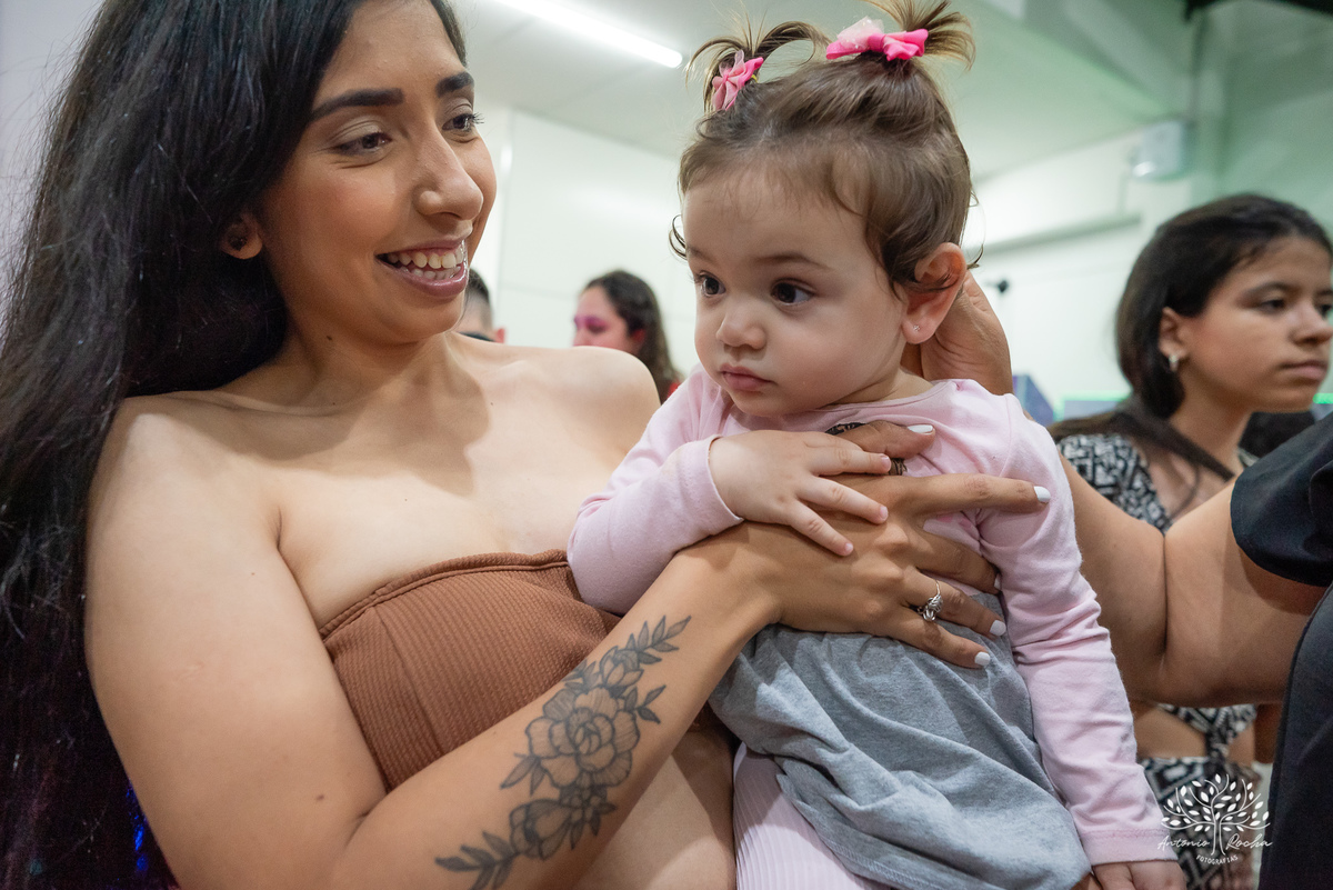 primeiro aninho - fotografia de aniversário infantil - registros de família - decoração de festa infantil - playground na festa - interação com convidados - confiança no fotógrafo - memórias afetivas - Antonio Rocha Fotografias – Pelotas – Loly Pop