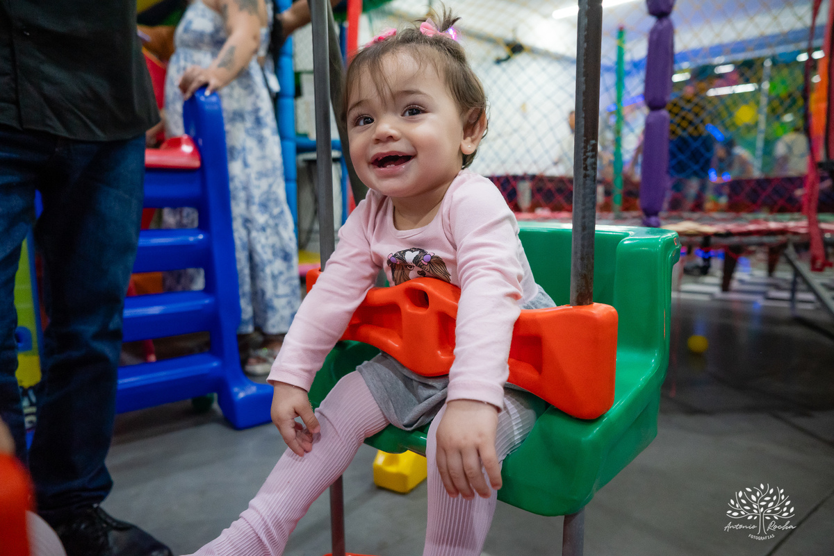 primeiro aninho - fotografia de aniversário infantil - registros de família - decoração de festa infantil - playground na festa - interação com convidados - confiança no fotógrafo - memórias afetivas - Antonio Rocha Fotografias – Pelotas – Loly Pop