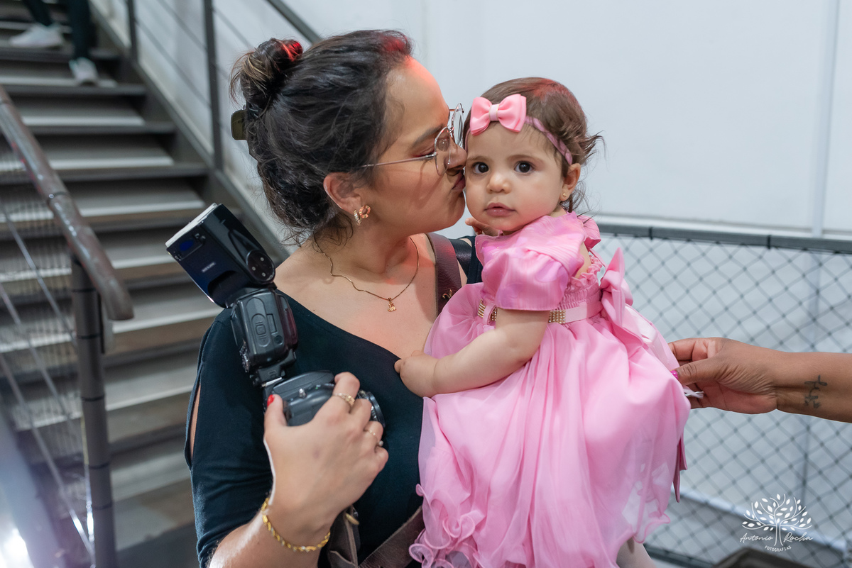 primeiro aninho - fotografia de aniversário infantil - registros de família - decoração de festa infantil - playground na festa - interação com convidados - confiança no fotógrafo - memórias afetivas - Antonio Rocha Fotografias – Pelotas – Loly Pop