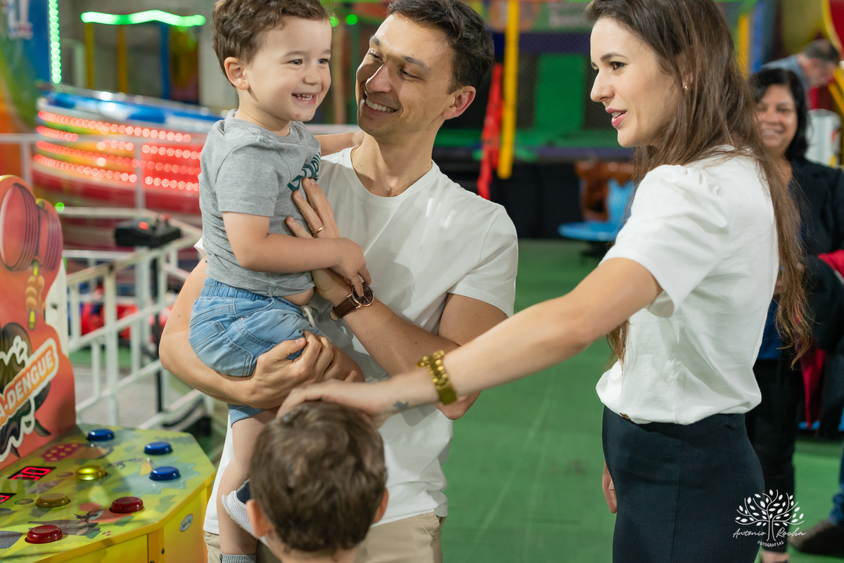 aniversário infantil - fotografia de aniversário - fotógrafo de crianças - festa infantil - registros fotográficos - celebração em família - fotografia criativa - brincadeiras infantis - fotógrafo Antonio Rocha - fotografia de eventos - Pelotas