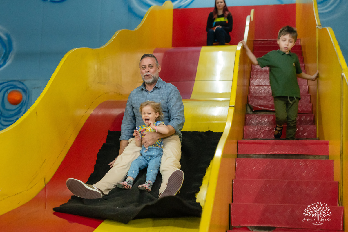 aniversário infantil - fotografia de aniversário - fotógrafo de crianças - festa infantil - registros fotográficos - celebração em família - fotografia criativa - brincadeiras infantis - fotógrafo Antonio Rocha - fotografia de eventos - Pelotas
