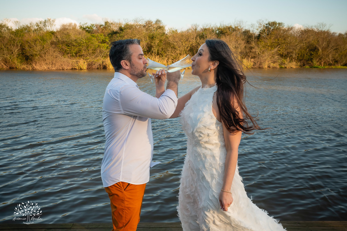 ensaio pré-wedding - Alice e Eduardo - Charqueada Santa Rita - Pelotas - conexão de casal - fotografia de casais - amor em fotos - ensaio ao ar livre - história de amor - fotografia de casamento - fotos emocionantes - Antonio Rocha Fotografias - Pelotas