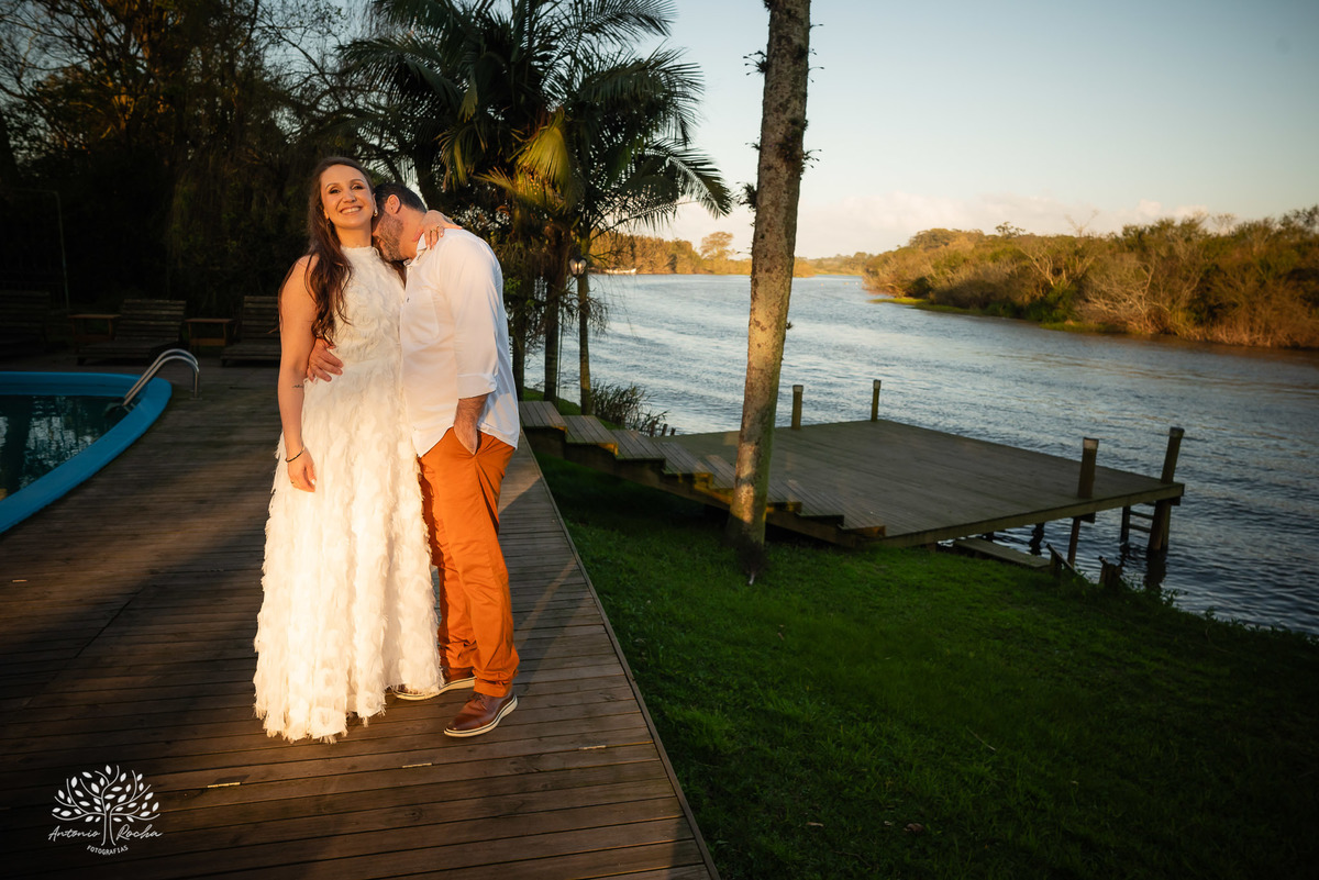 ensaio pré-wedding - Alice e Eduardo - Charqueada Santa Rita - Pelotas - conexão de casal - fotografia de casais - amor em fotos - ensaio ao ar livre - história de amor - fotografia de casamento - fotos emocionantes - Antonio Rocha Fotografias - Pelotas