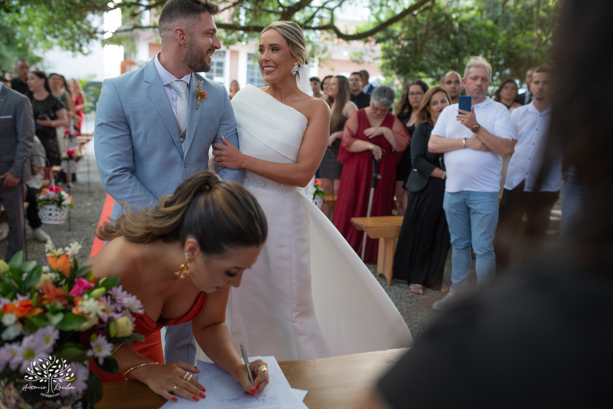amor - celebração única - casamento personalizado - Daiane e Bruno - making of animado - cerimônia criativa - alianças inusitadas - bolinha de beach tennis - chuva de bolinhas - festa animada - fotografia de casamento - memórias especiais - Antonio Rocha 