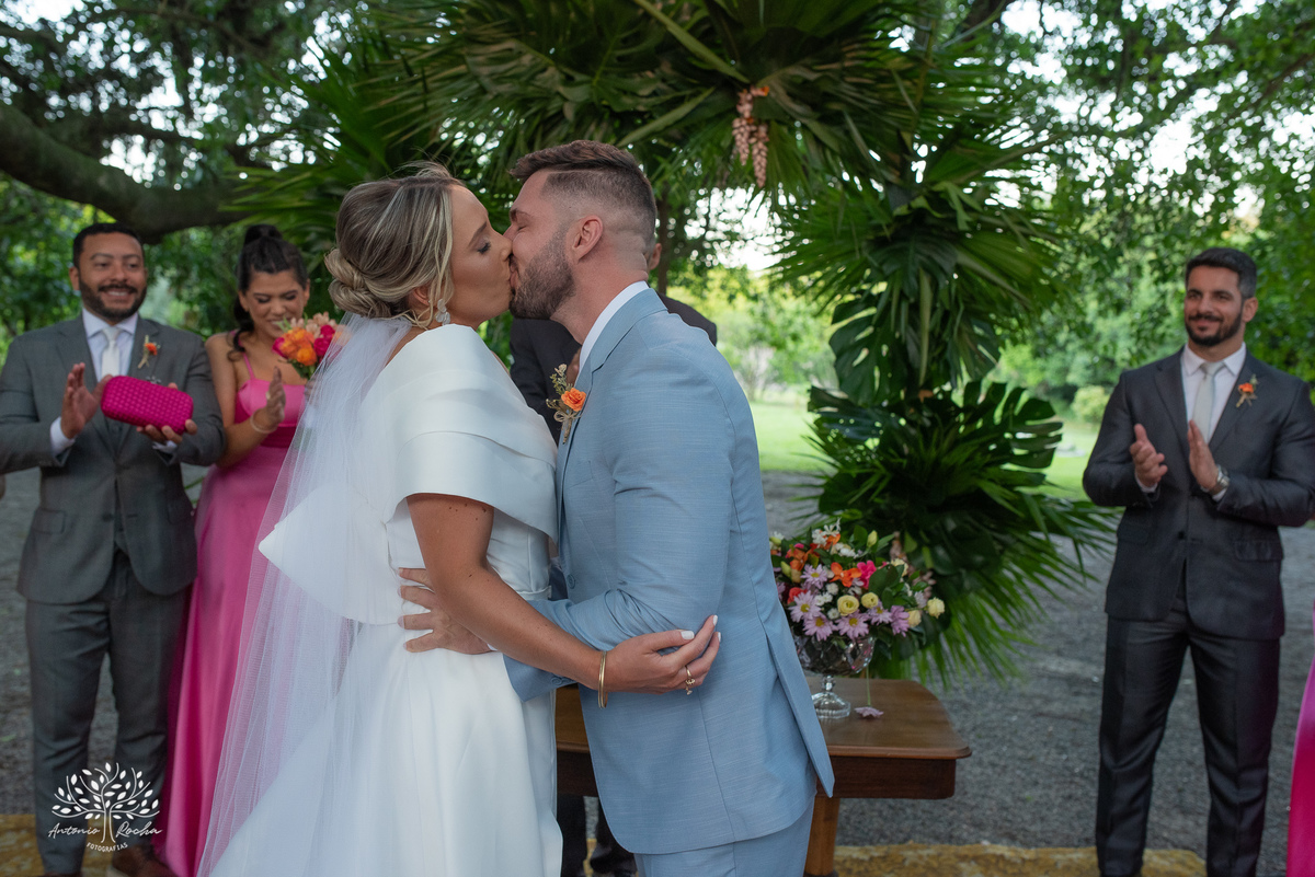amor - celebração única - casamento personalizado - Daiane e Bruno - making of animado - cerimônia criativa - alianças inusitadas - bolinha de beach tennis - chuva de bolinhas - festa animada - fotografia de casamento - memórias especiais - Antonio Rocha 
