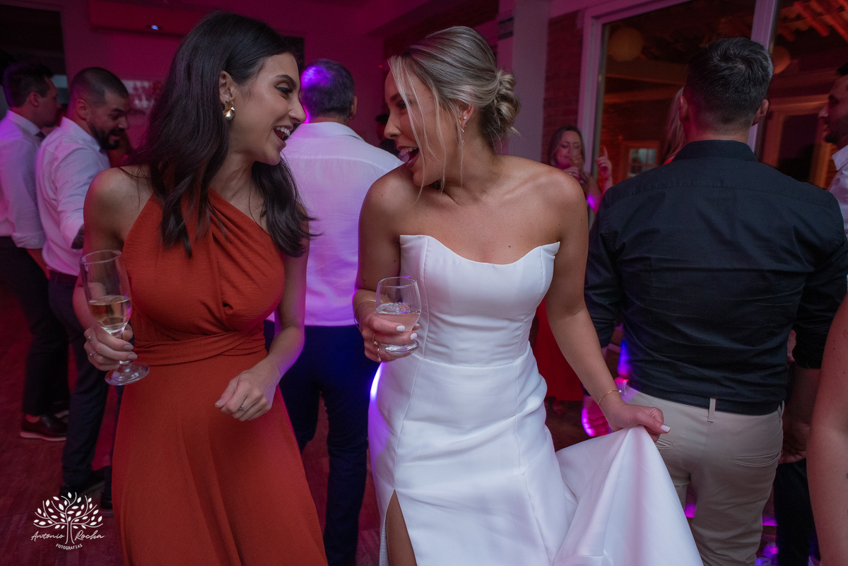 amor - celebração única - casamento personalizado - Daiane e Bruno - making of animado - cerimônia criativa - alianças inusitadas - bolinha de beach tennis - chuva de bolinhas - festa animada - fotografia de casamento - memórias especiais - Antonio Rocha 