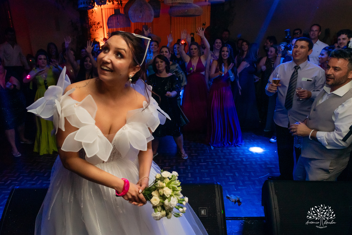 casamento - Alice e Eduardo - cerimônia ao entardecer - making of - fotos de casamento - fotógrafo profissional - celebração - amor e emoção - música ao vivo - Moisa - Dalvan Wendler - Lavie Eventos - buffet Fabricio Radmann - Antonio Rocha Fotografias - 