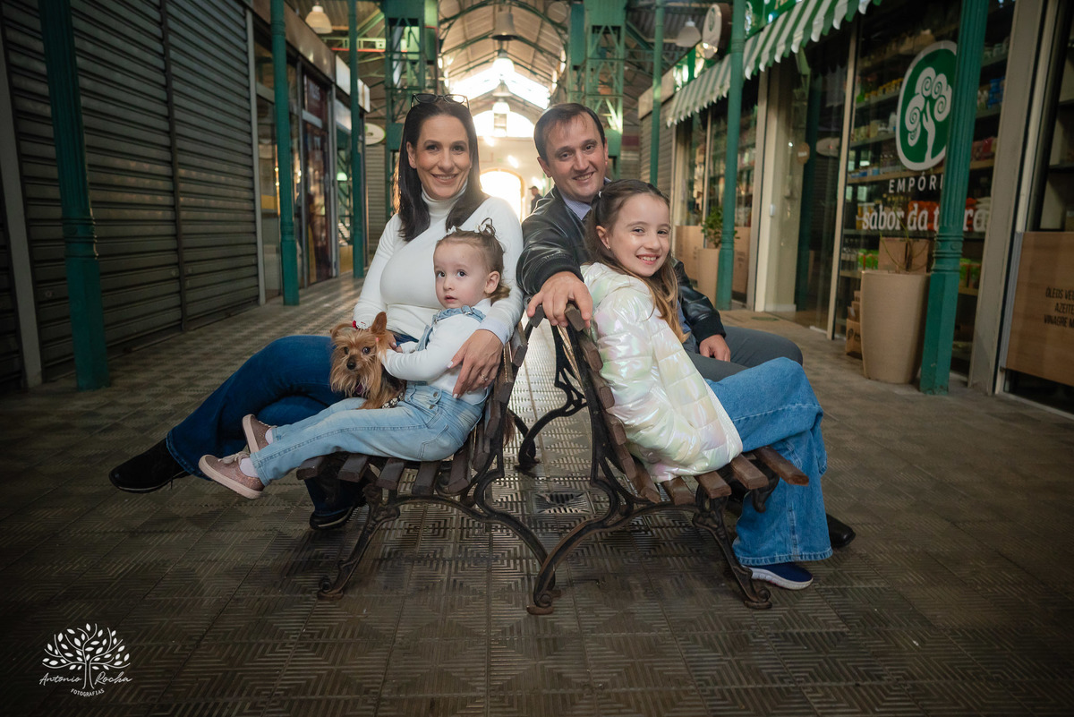 amor - ensaio pré-casamento - família - fotografia de casal - ensaio ao ar livre - pôr do sol - igreja - centro histórico - Quinta do Lago - pet na fotografia - memórias - celebração do amor - conexão familiar - Antonio Rocha Fotografias - Pelotas