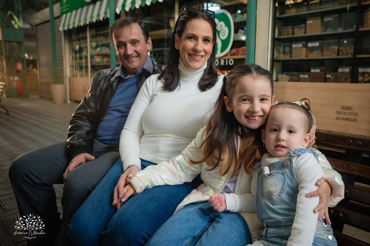 amor - ensaio pré-casamento - família - fotografia de casal - ensaio ao ar livre - pôr do sol - igreja - centro histórico - Quinta do Lago - pet na fotografia - memórias - celebração do amor - conexão familiar - Antonio Rocha Fotografias - Pelotas