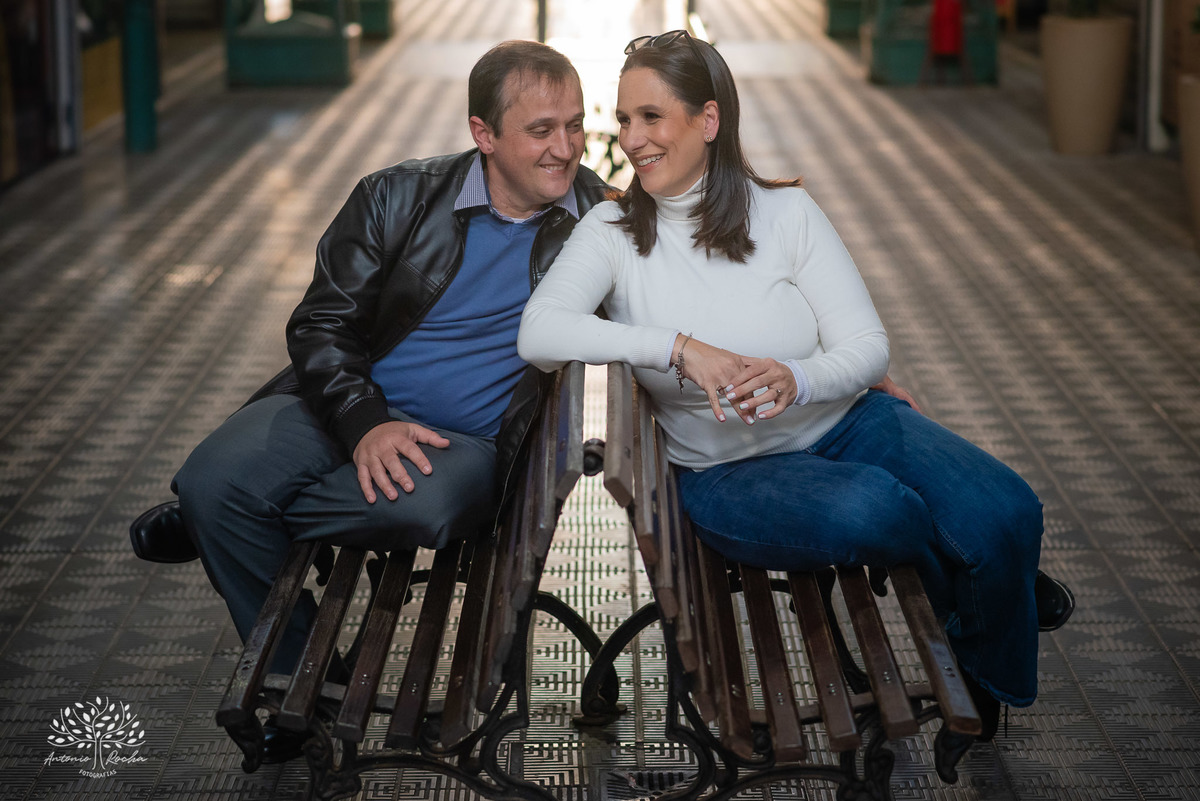 amor - ensaio pré-casamento - família - fotografia de casal - ensaio ao ar livre - pôr do sol - igreja - centro histórico - Quinta do Lago - pet na fotografia - memórias - celebração do amor - conexão familiar - Antonio Rocha Fotografias - Pelotas