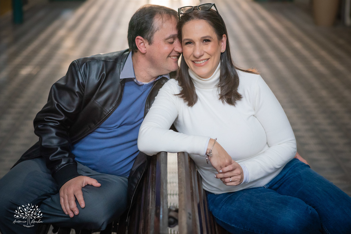 amor - ensaio pré-casamento - família - fotografia de casal - ensaio ao ar livre - pôr do sol - igreja - centro histórico - Quinta do Lago - pet na fotografia - memórias - celebração do amor - conexão familiar - Antonio Rocha Fotografias - Pelotas