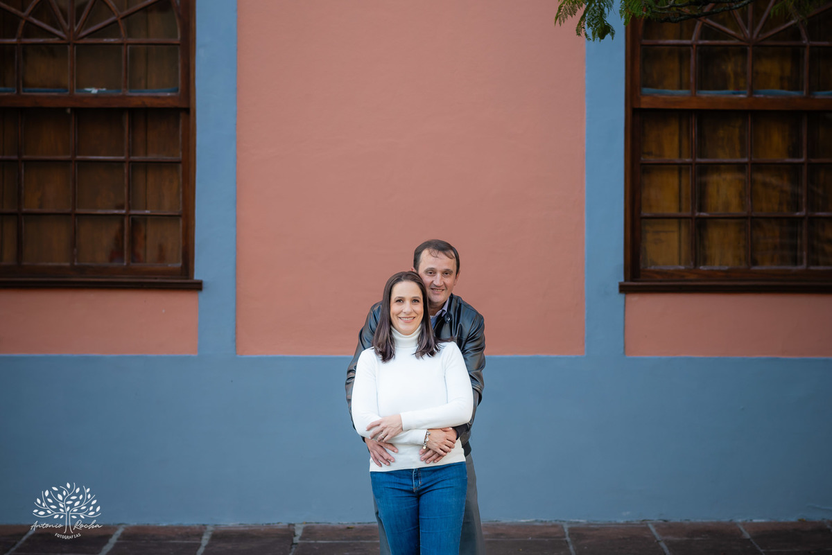 amor - ensaio pré-casamento - família - fotografia de casal - ensaio ao ar livre - pôr do sol - igreja - centro histórico - Quinta do Lago - pet na fotografia - memórias - celebração do amor - conexão familiar - Antonio Rocha Fotografias - Pelotas