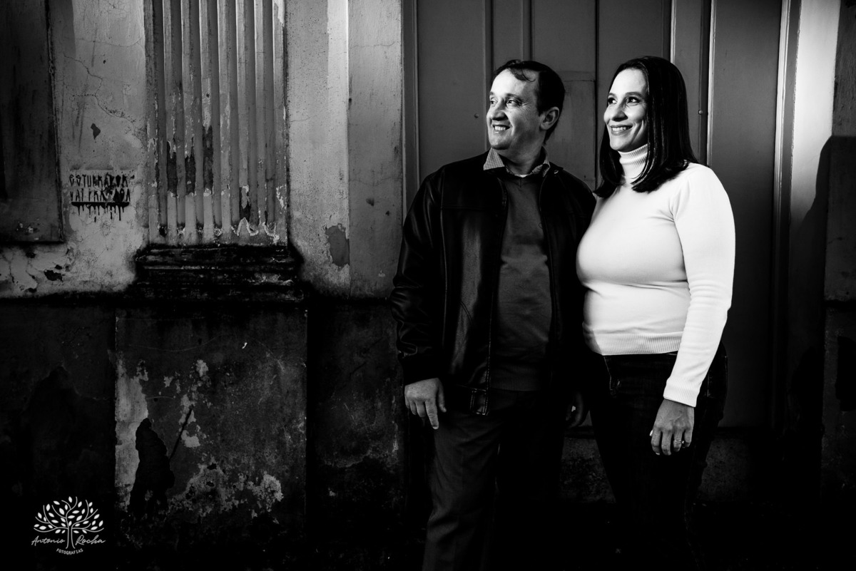 amor - ensaio pré-casamento - família - fotografia de casal - ensaio ao ar livre - pôr do sol - igreja - centro histórico - Quinta do Lago - pet na fotografia - memórias - celebração do amor - conexão familiar - Antonio Rocha Fotografias - Pelotas