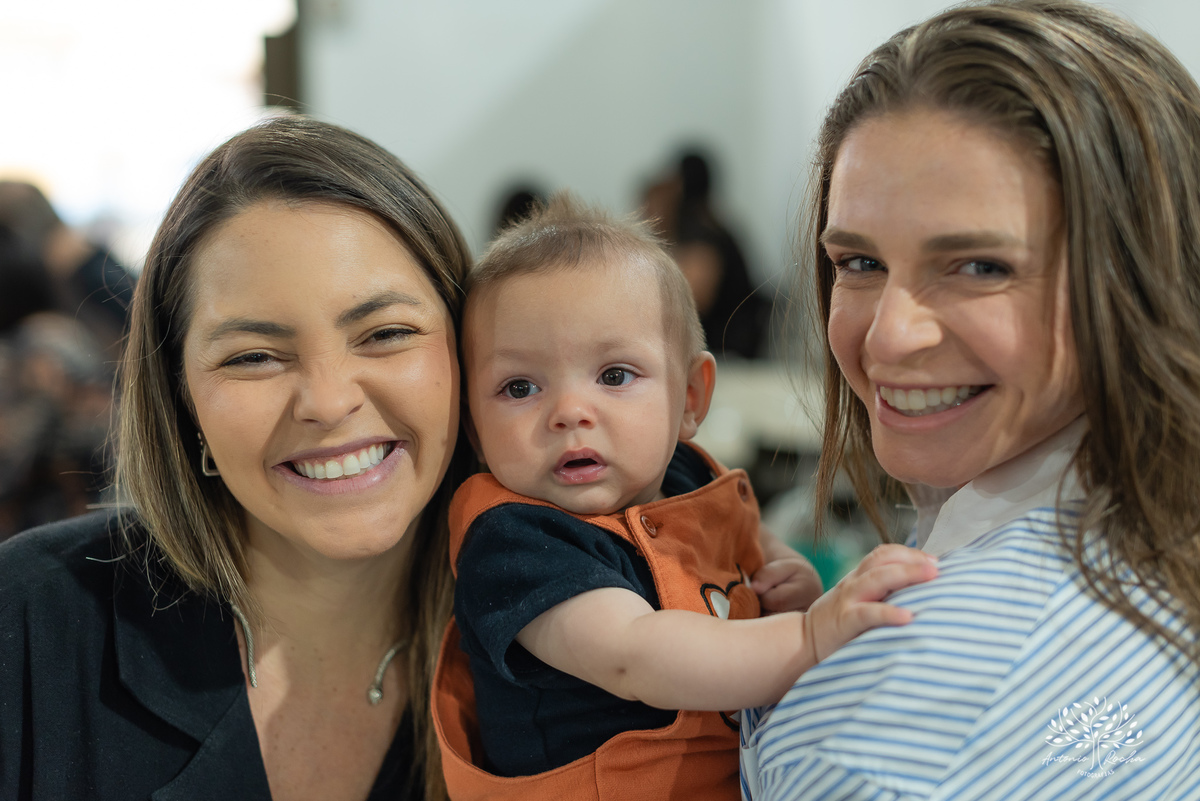 Pietra - 4 anos - Aloha - Moana - festa de aniversário - espontaneidade - personalidade - sorrisos - crianças - fotos - Antonio Rocha Fotografias - Renata Dalbann - show do parabéns - registros - família - fotografia infantil - festa temática – tio Guigui