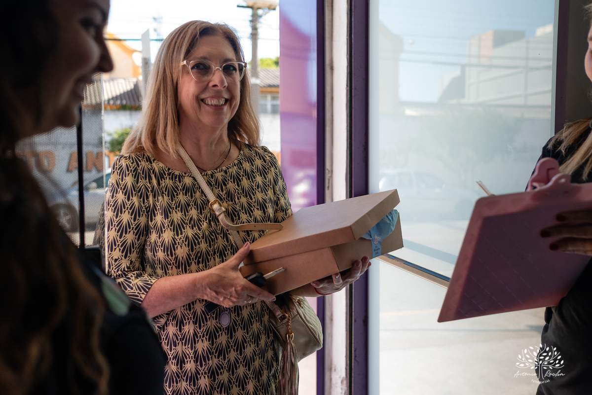 
4 aninhos - Sara - festa - alegria - sorrisos - brincadeiras - momentos inesquecíveis - Lady Bug - Cat Noir - família - memória - fotografias - Antonio Rocha - Renata Dalbann - diversão - criança - celebração - momentos especiais