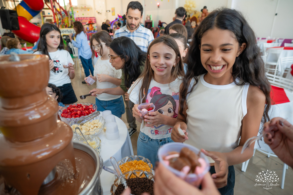 Dora - 11 anos - aniversário - Harry Potter - festa temática - magia - celebração - amizade - família - decoração - cascata de chocolate - fotografia - Antonio Rocha Fotografias - amor - alegria - confiança - registro especial – Pelotas – Loly Pop