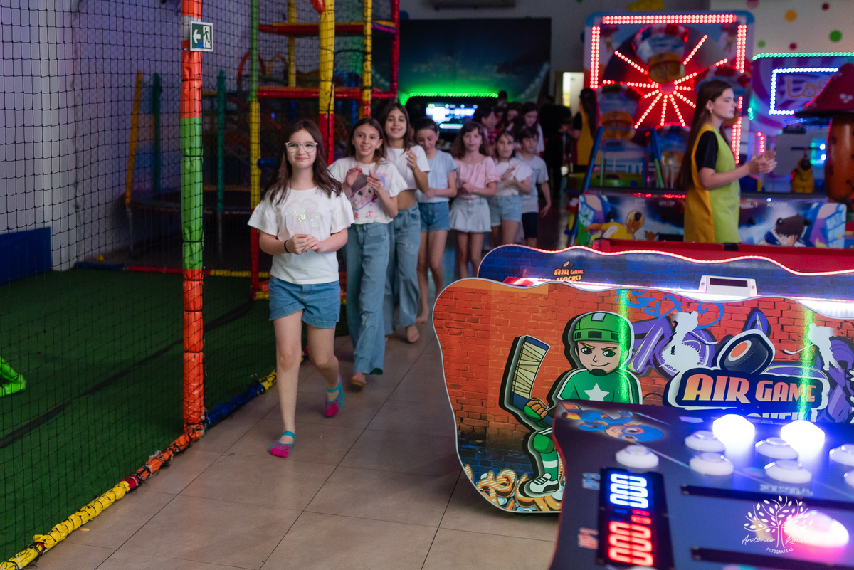 Dora - 11 anos - aniversário - Harry Potter - festa temática - magia - celebração - amizade - família - decoração - cascata de chocolate - fotografia - Antonio Rocha Fotografias - amor - alegria - confiança - registro especial – Pelotas – Loly Pop