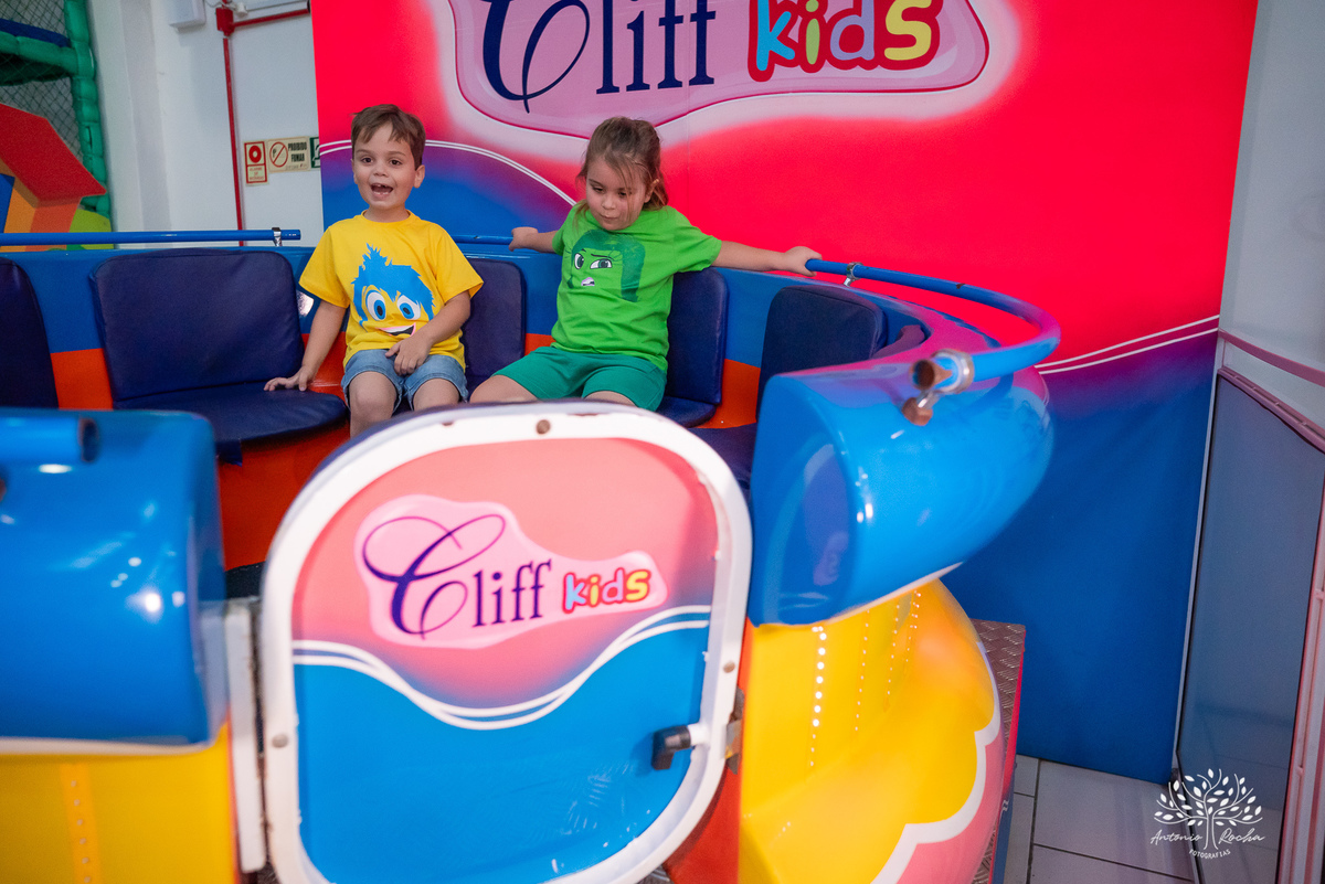 aniversário infantil - fotografia de aniversário - fotógrafo de crianças - festa temática Divertidamente - registros fotográficos - salão de festas - memórias inesquecíveis - fotografia profissional – Cliff Kids – pelotas – Antonio Rocha Fotografias