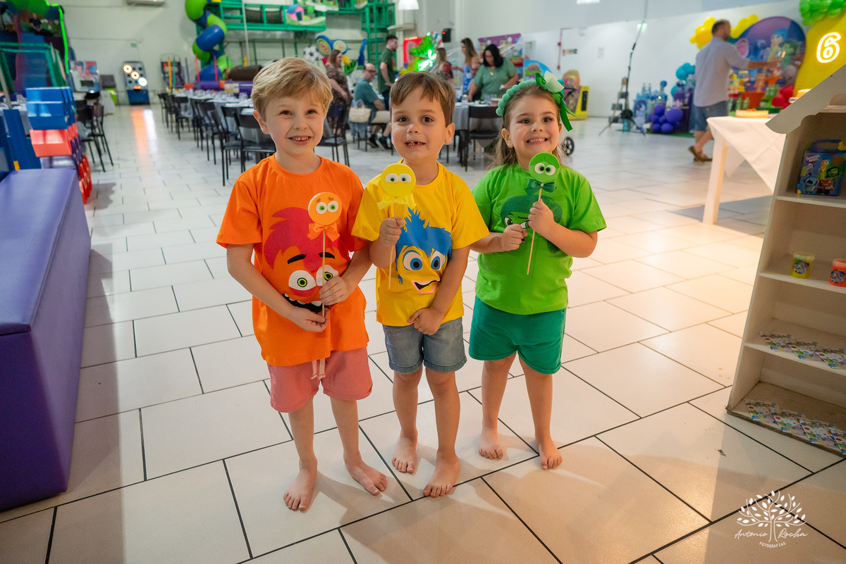 aniversário infantil - fotografia de aniversário - fotógrafo de crianças - festa temática Divertidamente - registros fotográficos - salão de festas - memórias inesquecíveis - fotografia profissional – Cliff Kids – pelotas – Antonio Rocha Fotografias