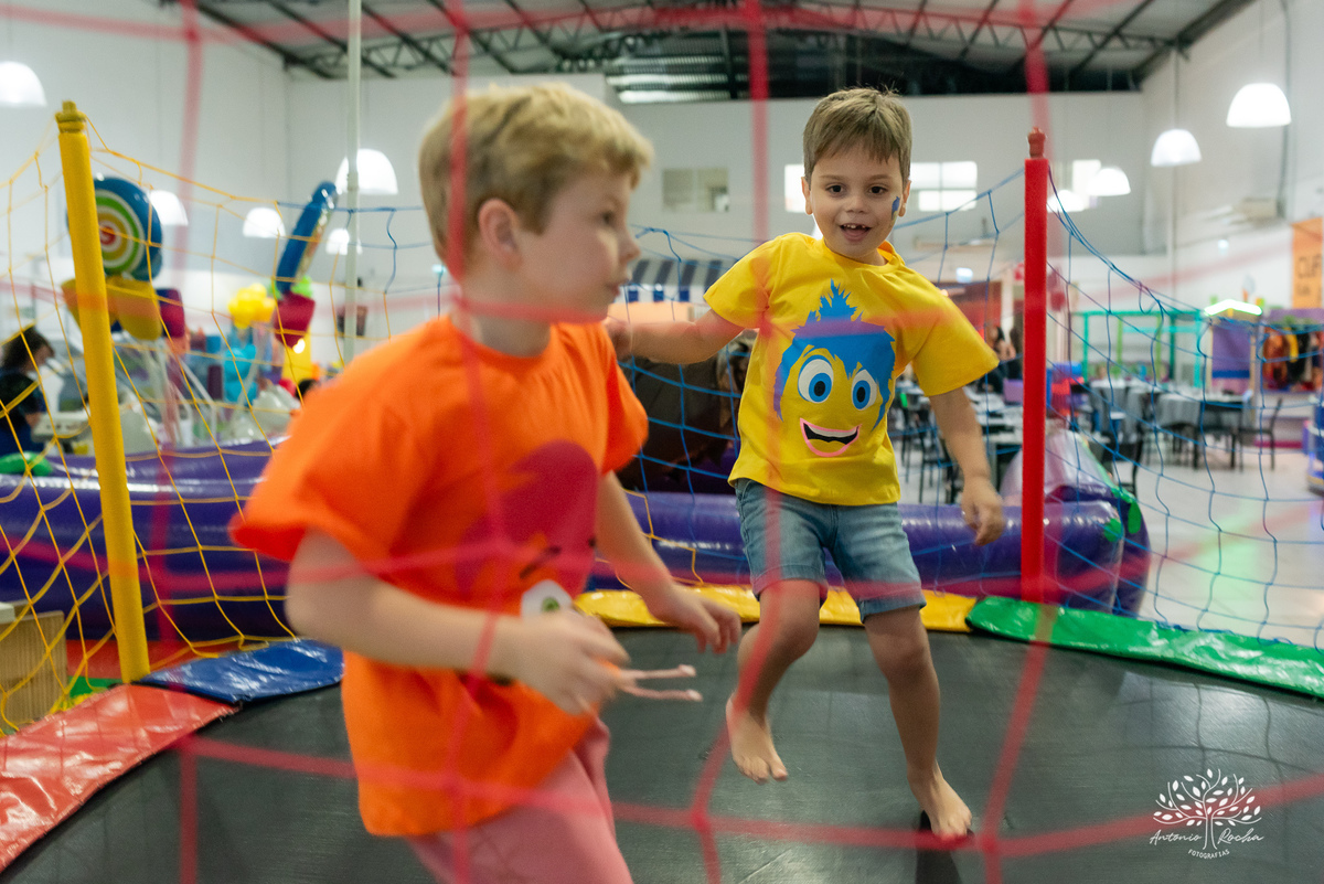 aniversário infantil - fotografia de aniversário - fotógrafo de crianças - festa temática Divertidamente - registros fotográficos - salão de festas - memórias inesquecíveis - fotografia profissional – Cliff Kids – pelotas – Antonio Rocha Fotografias