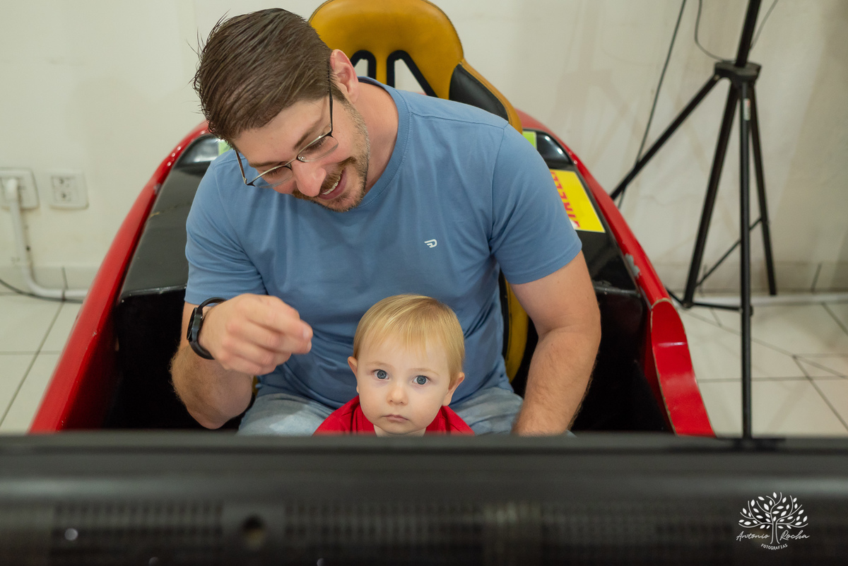 aniversário infantil - fotografia de aniversário - fotógrafo profissional - Batman - aniversário temático - festa infantil – Pelotas - memórias afetivas - fotografia natural - registro de festa - diversão em família - playground - fotógrafo Antonio Rocha 