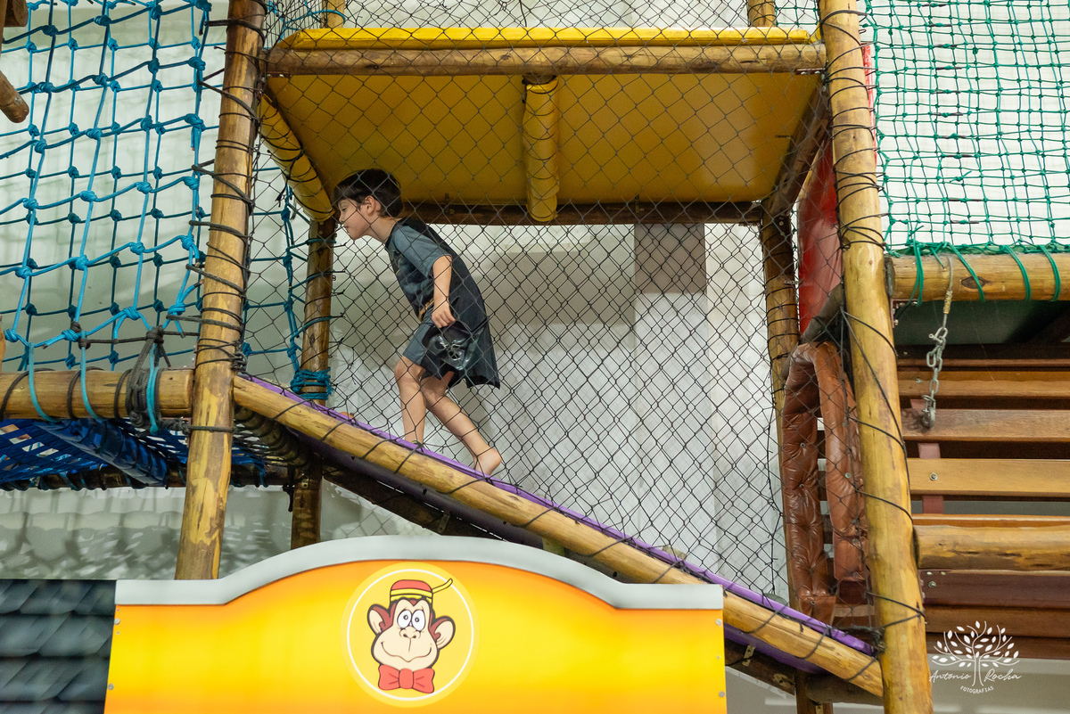 aniversário infantil - fotografia de aniversário - fotógrafo profissional - Batman - aniversário temático - festa infantil – Pelotas - memórias afetivas - fotografia natural - registro de festa - diversão em família - playground - fotógrafo Antonio Rocha 