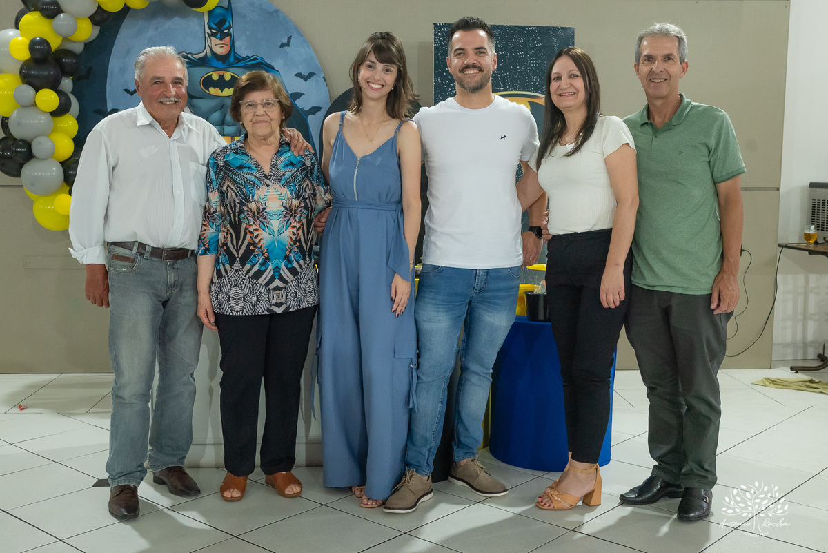 aniversário infantil - fotografia de aniversário - fotógrafo profissional - Batman - aniversário temático - festa infantil – Pelotas - memórias afetivas - fotografia natural - registro de festa - diversão em família - playground - fotógrafo Antonio Rocha 