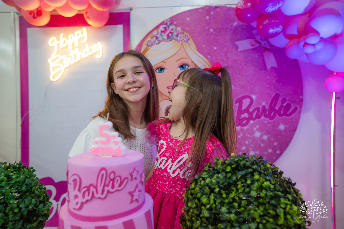 festa infantil - fotografia infantil - aniversário de 5 anos - aniversário temático - Barbie - infância mágica - fotógrafos profissionais - espontaneidade infantil - fotografia de crianças - alegria e diversão - Pelotas - Antonio Rocha Fotografias