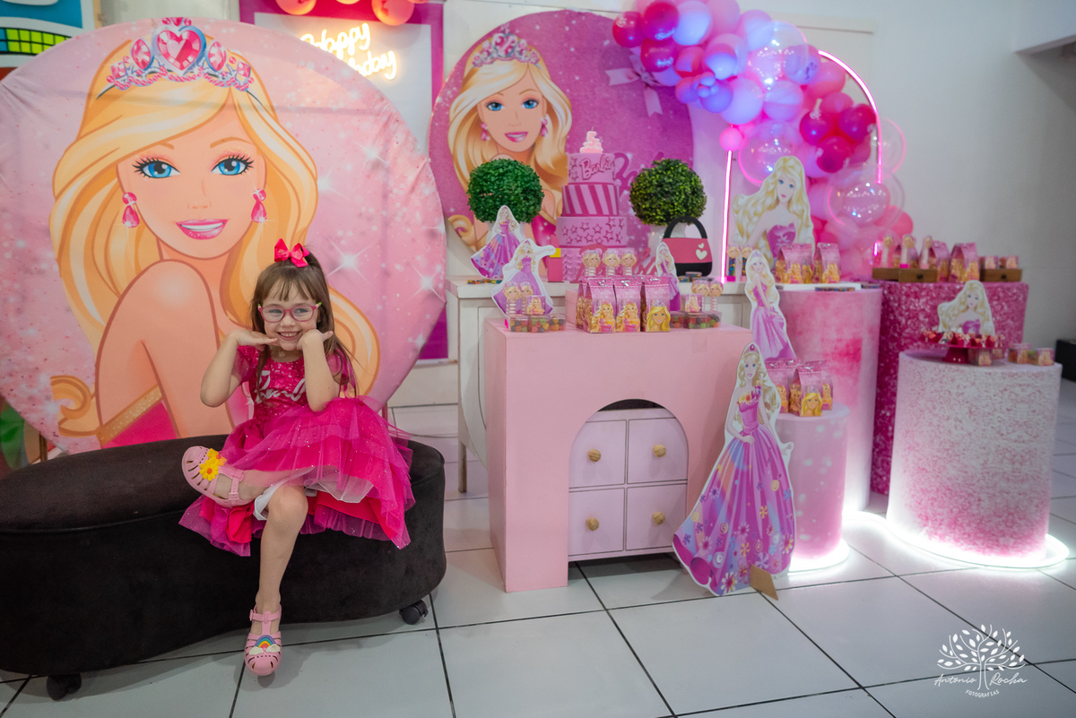 festa infantil - fotografia infantil - aniversário de 5 anos - aniversário temático - Barbie - infância mágica - fotógrafos profissionais - espontaneidade infantil - fotografia de crianças - alegria e diversão - Pelotas - Antonio Rocha Fotografias