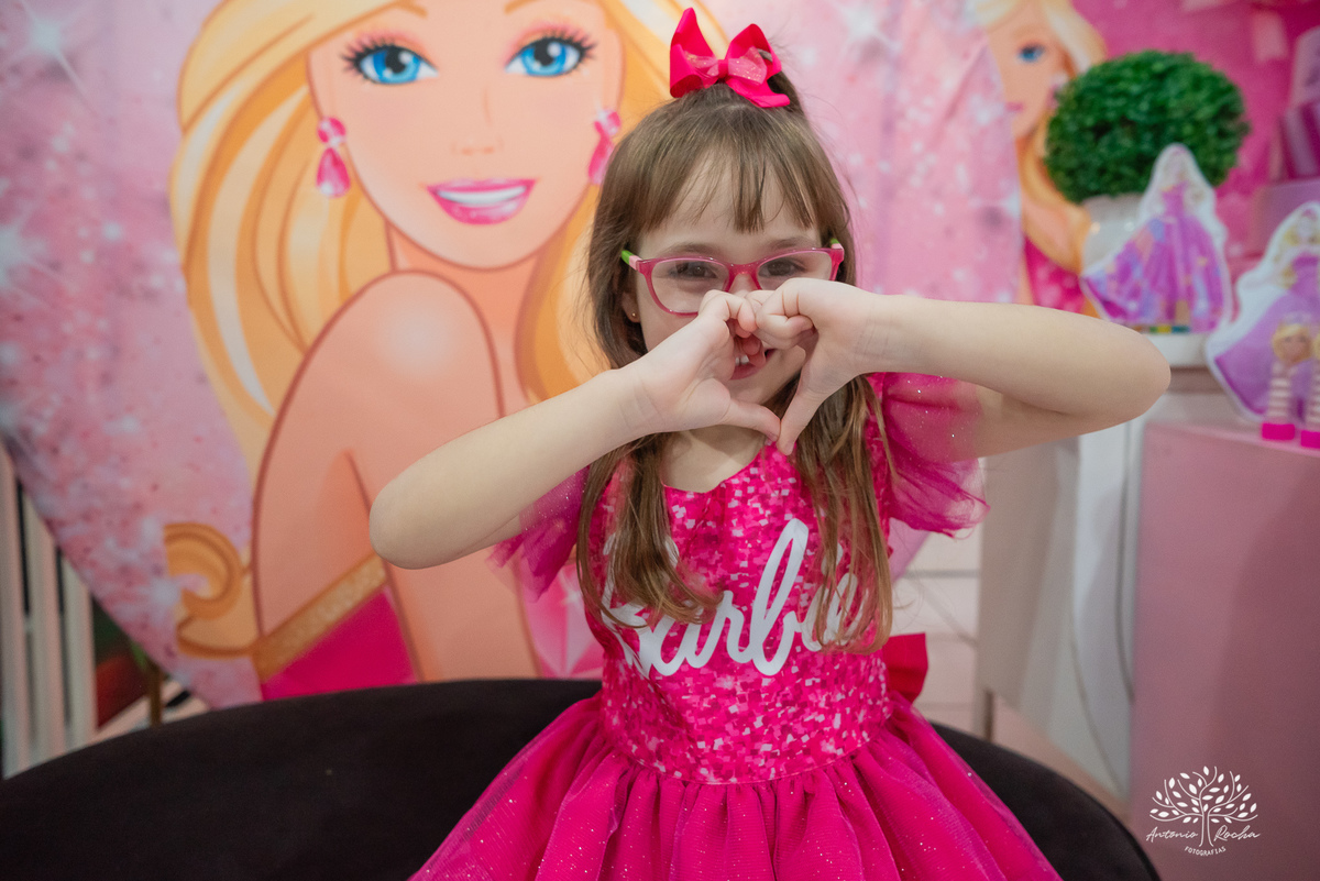 festa infantil - fotografia infantil - aniversário de 5 anos - aniversário temático - Barbie - infância mágica - fotógrafos profissionais - espontaneidade infantil - fotografia de crianças - alegria e diversão - Pelotas - Antonio Rocha Fotografias