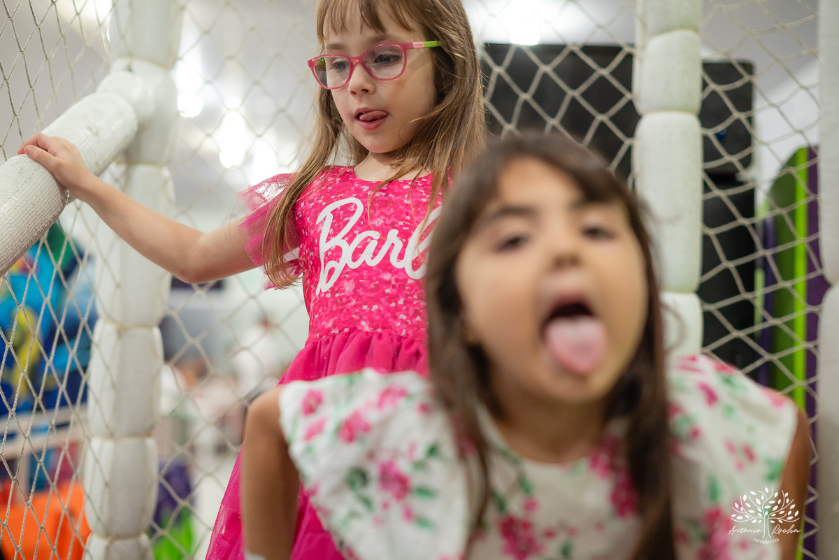 festa infantil - fotografia infantil - aniversário de 5 anos - aniversário temático - Barbie - infância mágica - fotógrafos profissionais - espontaneidade infantil - fotografia de crianças - alegria e diversão - Pelotas - Antonio Rocha Fotografias