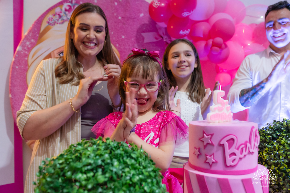 festa infantil - fotografia infantil - aniversário de 5 anos - aniversário temático - Barbie - infância mágica - fotógrafos profissionais - espontaneidade infantil - fotografia de crianças - alegria e diversão - Pelotas - Antonio Rocha Fotografias