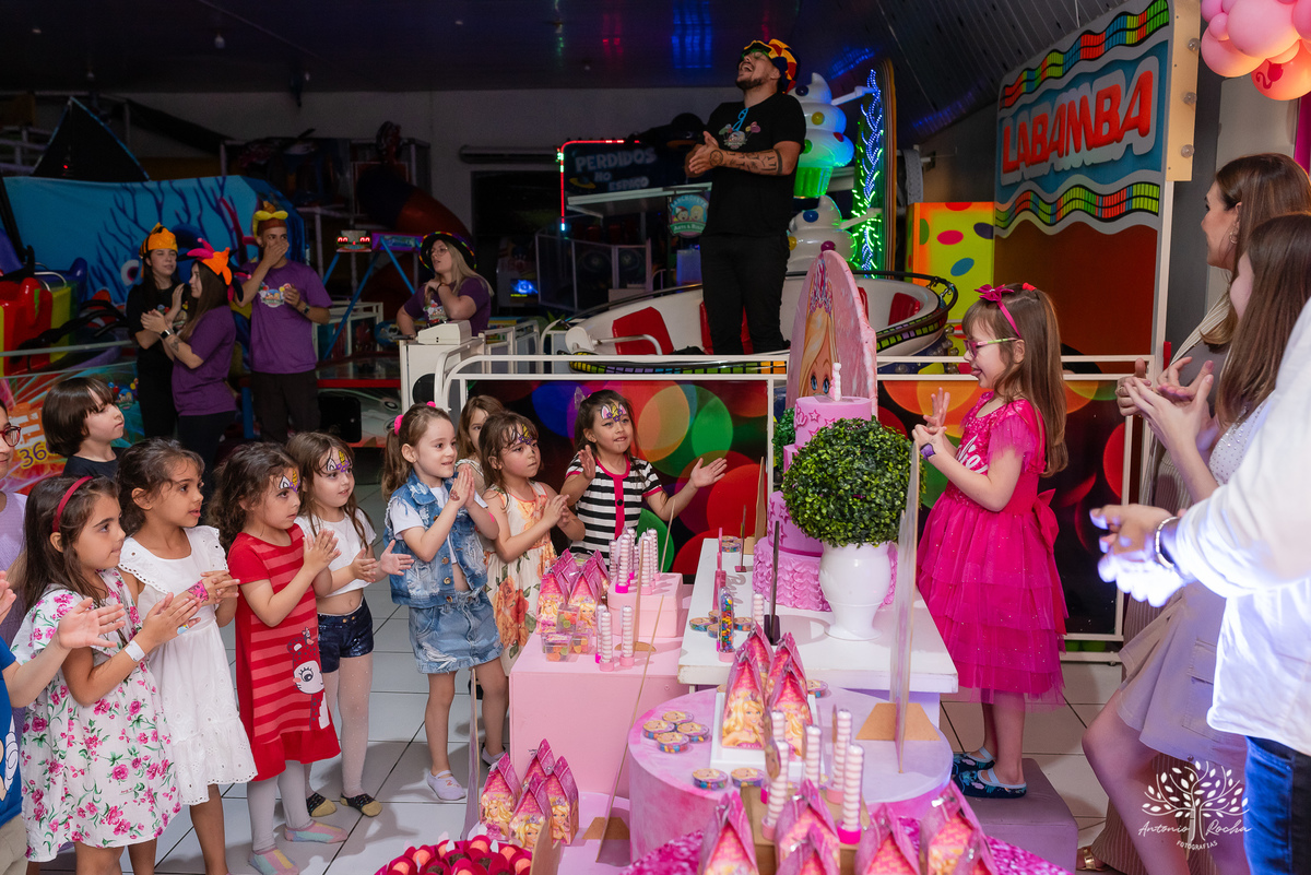 festa infantil - fotografia infantil - aniversário de 5 anos - aniversário temático - Barbie - infância mágica - fotógrafos profissionais - espontaneidade infantil - fotografia de crianças - alegria e diversão - Pelotas - Antonio Rocha Fotografias